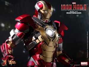 Hot_Toys_-_Iron_Man_3_-_Heartbreaker_(Mark_XVII)_Limited_Edition_Collectible_Figurine_PR8