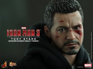 Hot_Toys_-_Iron_Man_3_-_Tony_Stark_(Mandarin_Mansion_Assault_Version)_Collectible_Figurine_PR14