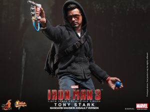 Hot_Toys_-_Iron_Man_3_-_Tony_Stark_(Mandarin_Mansion_Assault_Version)_Collectible_Figurine_PR6