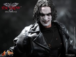 Hot_Toys_-_The_Crow_-_Eric_Draven_Collectible_Figure_PR14