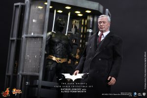 wpid-storagesdcard0DownloadHot-Toys-The-Dark-Knight-Batman-Armory-with-Alfred-Pennyworth-Collectible-Set_PR1.jpg.jpg