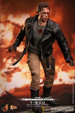 Hot_Toys_-_The_Terminator_-_T800_(Battle_Damaged_Version)_Collectible_Figure_PR3