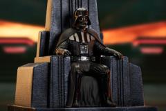 SW_VaderonThrone_PRemier_02