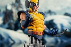 Marvel_WolverineYellow_Bust_02