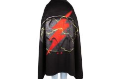 DC-Flash-Batman-blanket-model-back_95A4728