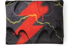 DCF-Flash-Batman-blanket-folded_95A4724