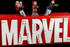 LEGO-MARVEL-Logo-Minifigures