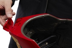 MARVEL-LEGENDS-SERIES-IRON-MAN-PREMIUM-ELECTRONIC-HELMET-12