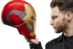 MARVEL-LEGENDS-SERIES-IRON-MAN-PREMIUM-ELECTRONIC-HELMET-2