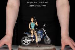 LARA-CROFT-CLASSIC-MOTORBIKE02