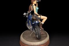LARA-CROFT-CLASSIC-MOTORBIKE09