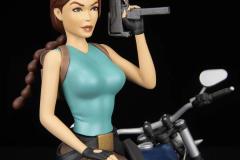 LARA-CROFT-CLASSIC-MOTORBIKE11