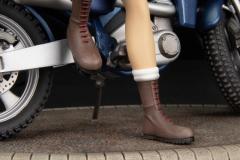 LARA-CROFT-CLASSIC-MOTORBIKE13