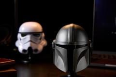 STAR-WARS-THE-BLACK-SERIES-THE-MANDALORIAN-MINI-HELMET-9