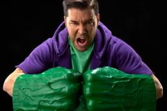 MARVEL-LEGENDS-SERIES-INCREDIBLE-HULK-PREMIUM-ROLEPLAY-FISTS-2