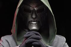 MARVEL-LEGENDS-SERIES-DOCTOR-DOOM-PREMIUM-ROLEPLAY-HELMET-23-1