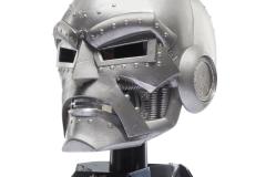 MARVEL-LEGENDS-SERIES-DOCTOR-DOOM-PREMIUM-ROLEPLAY-HELMET-3