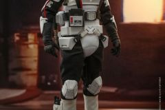 Hot-Toys-SWJS-Scout-Trooper-Commander-collectible-figure_PR1