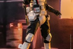 Hot-Toys-SWJS-Scout-Trooper-Commander-collectible-figure_PR2