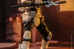 Hot-Toys-SWJS-Scout-Trooper-Commander-collectible-figure_PR3