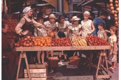 1131_SoundOfMusic_JulieAndrews_Children_Fruitstand_Color_657.jpg