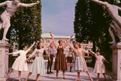 1135_SoundOfMusic_JulieAndrews_Children_661.jpg