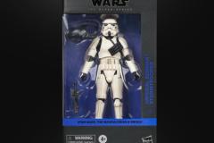 STAR-WARS-THE-BLACK-SERIES-IMPERIAL-REMNANT-STORMTROOPER-2-1