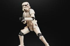 STAR-WARS-THE-BLACK-SERIES-IMPERIAL-REMNANT-STORMTROOPER-2-6