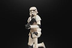 STAR-WARS-THE-BLACK-SERIES-IMPERIAL-REMNANT-STORMTROOPER-2-8