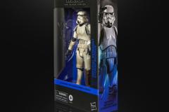STAR-WARS-THE-BLACK-SERIES-IMPERIAL-REMNANT-STORMTROOPER-2