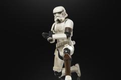 STAR-WARS-THE-BLACK-SERIES-IMPERIAL-REMNANT-STORMTROOPER-3