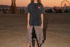 freepik_tshirt-na-wierzchu-sukien_283995298555