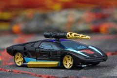 TRANSFORMERS-LEGACY-DELUXE-CLASS-ARMADA-UNIVERSE-WHEELJACK-10