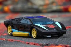 TRANSFORMERS-LEGACY-DELUXE-CLASS-ARMADA-UNIVERSE-WHEELJACK-12
