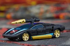 TRANSFORMERS-LEGACY-DELUXE-CLASS-ARMADA-UNIVERSE-WHEELJACK-9
