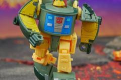 TRANSFORMERS-LEGACY-DELUXE-CLASS-AUTOBOT-COSMOS-1