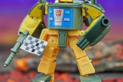 TRANSFORMERS-LEGACY-DELUXE-CLASS-AUTOBOT-COSMOS-2