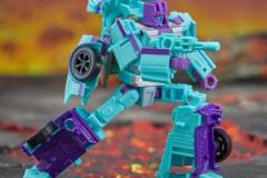 TRANSFORMERS-LEGACY-DELUXE-CLASS-BREAKDOWN-6