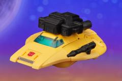 TRANSFORMERS-LEGACY-UNITED-DELUXE-CLASS-ORIGIN-BUMBLEBEE-9