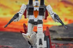 TRANSFORMERS-LEGACY-UNITED-VOYAGER-CLASS-G1-UNIVERSE-RAMJET-5