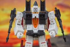 TRANSFORMERS-LEGACY-UNITED-VOYAGER-CLASS-G1-UNIVERSE-RAMJET-6