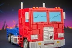 TF-STUDIO-SERIES-MTMTE-COLLECTION-TFTM-LEADER-CLASS-OPTIMUS-PRIME-14