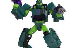 TRANSFORMERS-AGE-OF-THE-PRIMES-DELUXE-CLASS-FUGITIVE-WASPINATOR-1-01