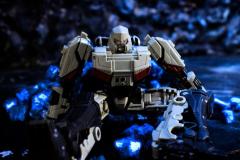 TRANSFORMERS-ONE-NEW-ADVENTURES-5