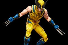 MARVEL-LEGENDS-SERIES-WOLVERINE-2