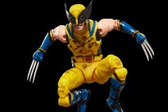 MARVEL-LEGENDS-SERIES-WOLVERINE-4