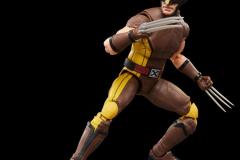 MARVEL-LEGENDS-SERIES-WOLVERINE-BROWN-SUIT-2