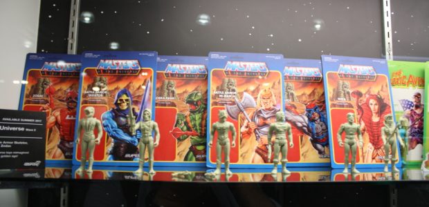 Super7 showed of new products with MUSCLE figures, Masters Of The Universe, and Re-Action figures. And best of all an animated style action figures of Aliens! ” order_by=”sortorder” order_direction=”ASC” returns=”included” […]