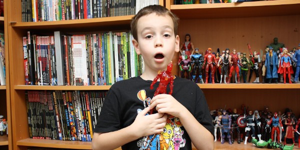 Sean takes a look at one of the hottest characters in Marvel Comics: the Human Torch Sean loves Diamond Select’s Marvel Select action figure line. When he saw the Human […]